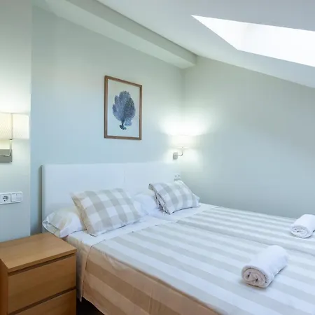 Urbe10 Angel 2 Bedrooms 4a *
